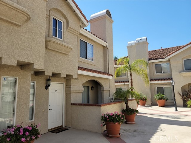 Detail Gallery Image 1 of 26 For 201 Laurel Ave #17,  Brea,  CA 92821 - 2 Beds | 2/1 Baths