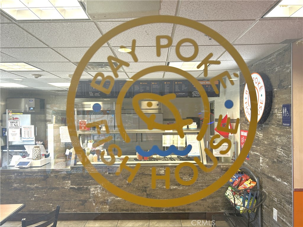 https://media.crmls.org/medias/1b9db321-ac06-4d42-b9c8-6cdec529913d.jpg?preset=X-Large