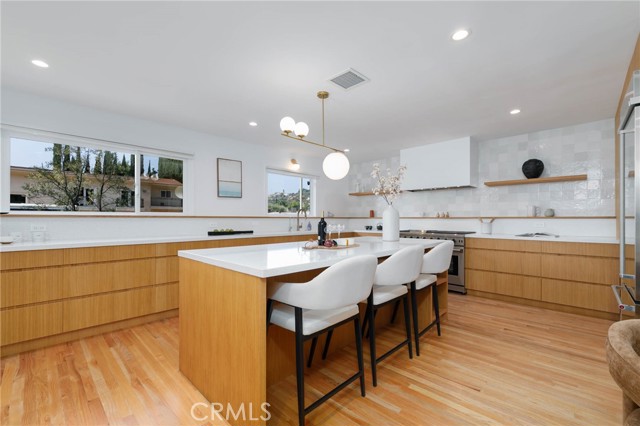 4676 Arriba Drive, Tarzana CA: https://media.crmls.org/medias/1b9dc94a-4ed1-44bd-8358-73a62ed8e0bd.jpg
