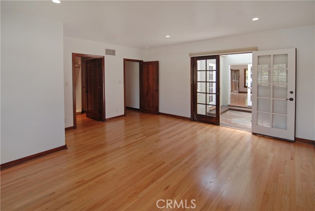 Detail Gallery Image 9 of 16 For 2538 Aiken, Los Angeles,  CA 90064 - 3 Beds | 2 Baths