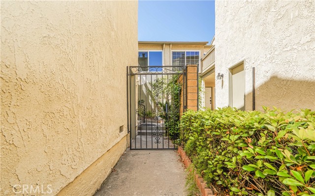 26005 Andrea Court, Mission Viejo CA: https://media.crmls.org/medias/1b9e2c77-4638-4d2e-b43d-d7ee4e546ed9.jpg