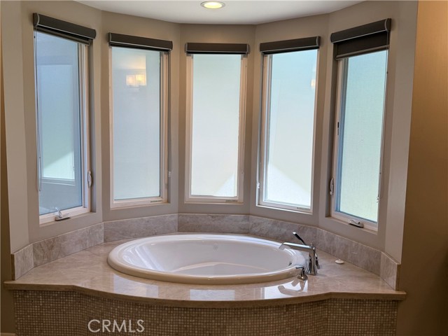 2615 Temple Hills Drive, Laguna Beach CA: https://media.crmls.org/medias/1b9e4471-8c7c-47bd-be61-32d1d2013b6d.jpg