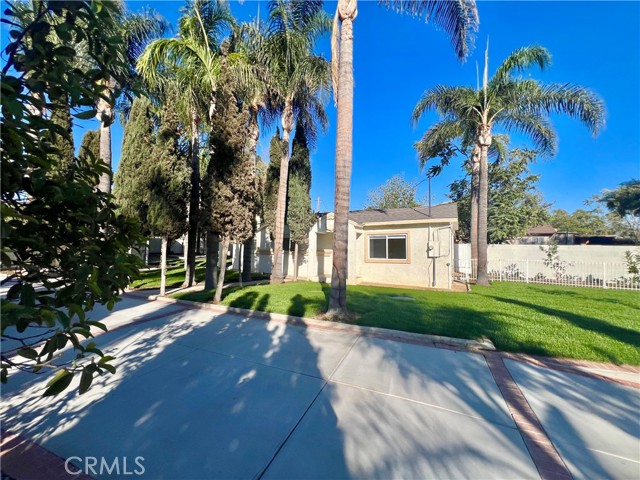 Detail Gallery Image 4 of 44 For 6576 Lorena Ave, Jurupa Valley,  CA 91752 - 5 Beds | 3/1 Baths