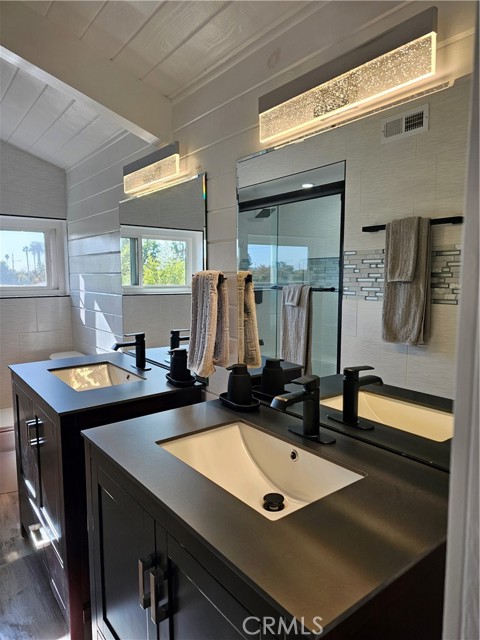 Detail Gallery Image 18 of 23 For 13772 Sanderstead Rd, Santa Ana,  CA 92705 - 4 Beds | 2 Baths