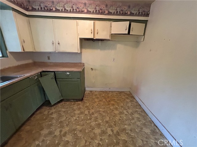 Detail Gallery Image 11 of 24 For 755 H, Parlier,  CA 93648 - 3 Beds | 2 Baths