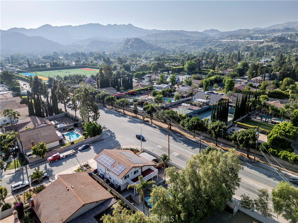 https://media.crmls.org/medias/1ba01776-a9ea-43af-9310-b34b405b6287.jpg?preset=X-Large