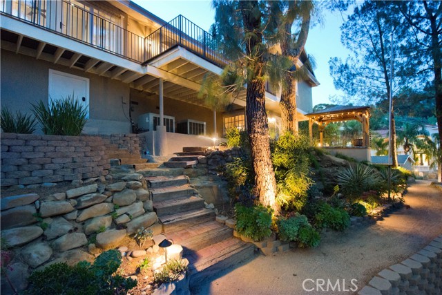 Detail Gallery Image 52 of 54 For 22757 Plummer St, Chatsworth,  CA 91311 - 3 Beds | 3 Baths