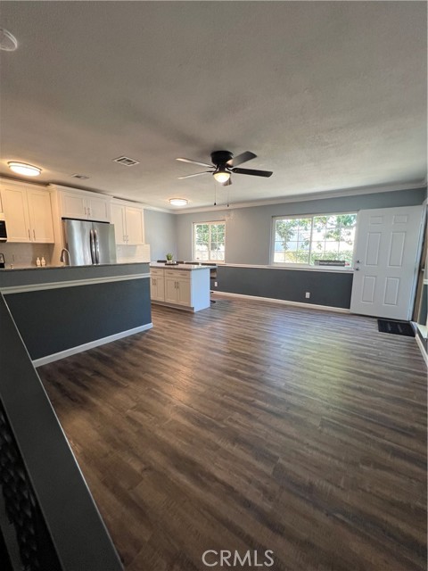 Detail Gallery Image 6 of 30 For 2204 Peach Ave #2,  Clovis,  CA 93612 - 2 Beds | 1 Baths