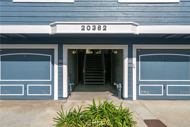 Image 2 for 20362 Bridgeside Ln #202, Huntington Beach, CA 92646