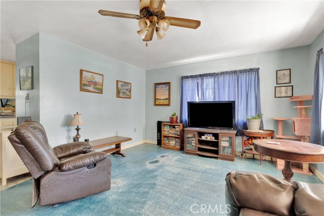 Detail Gallery Image 8 of 44 For 5635 Honeyhill Rd a & B,  Oak Hills,  CA 92344 - 3 Beds | 1 Baths