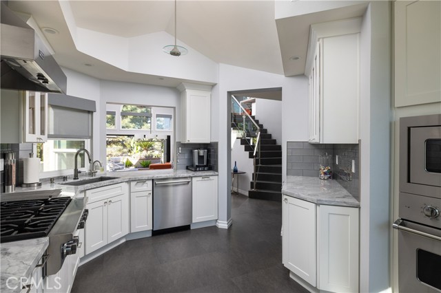 Detail Gallery Image 10 of 39 For 21195 Whitebark, Mission Viejo,  CA 92692 - 3 Beds | 2 Baths