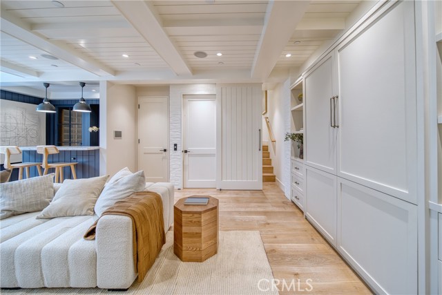 2407 Manhattan Ave, Manhattan Beach CA: https://media.crmls.org/medias/1ba2bf5a-0b23-44ca-89c7-36eeb0611523.jpg