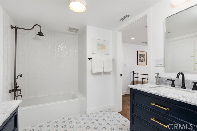 1130 Windsor Place, South Pasadena CA: https://media.crmls.org/medias/1ba35102-747b-453b-a56e-94e9534d9249.jpg