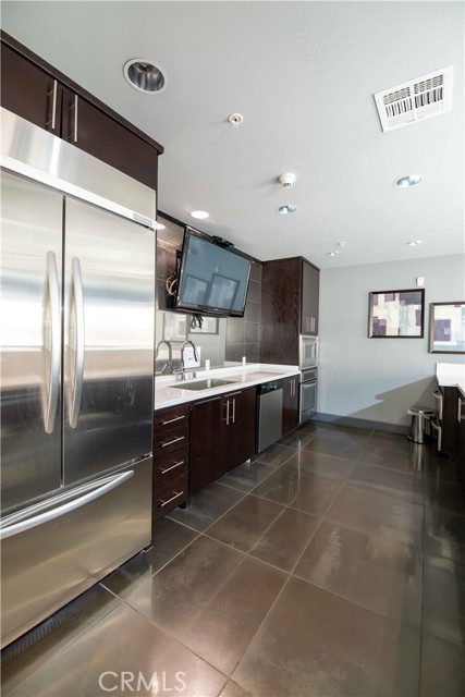 Detail Gallery Image 34 of 64 For 21301 Erwin St #237,  Woodland Hills,  CA 91367 - 2 Beds | 2 Baths