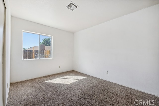 3112 Echo Drive, Rosamond CA: https://media.crmls.org/medias/1ba3f929-57ec-4863-988b-f45af76af7d8.jpg
