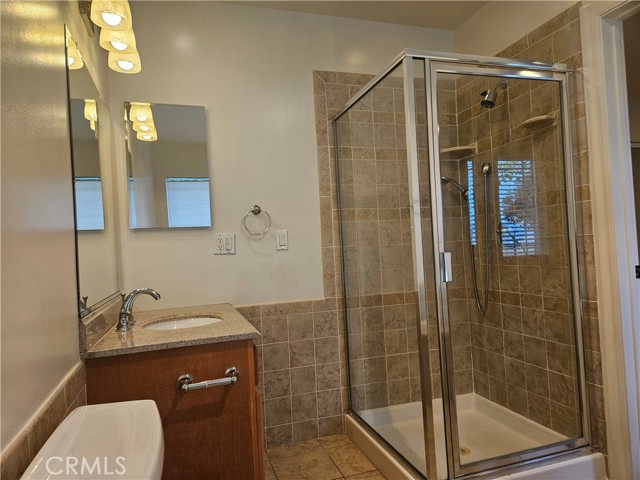 Detail Gallery Image 11 of 27 For 18310 Karen Dr, Tarzana,  CA 91356 - 4 Beds | 5 Baths
