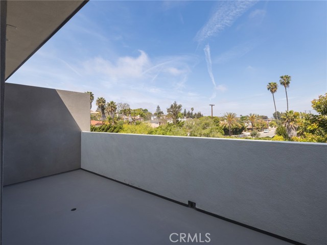 615 Aviation Way, Manhattan Beach, California 90266, 3 Bedrooms Bedrooms, ,1 BathroomBathrooms,Residential,Sold,Aviation,SB22083558