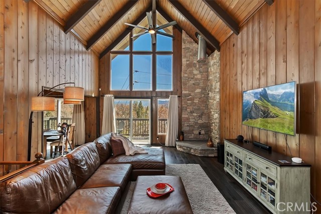 Detail Gallery Image 3 of 26 For 27994 W Shore, Lake Arrowhead,  CA 92352 - 3 Beds | 2 Baths