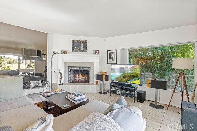 Detail Gallery Image 18 of 28 For 3155 Coldwater Canyon Ave, Studio City,  CA 91604 - 2 Beds | 2 Baths