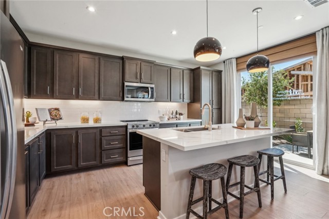 Detail Gallery Image 9 of 24 For 6341 Sierra Vista Ln, Fontana,  CA 92336 - 4 Beds | 2/1 Baths