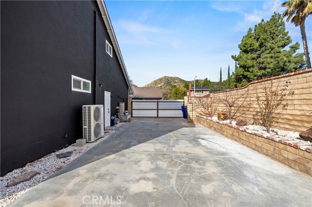 Detail Gallery Image 46 of 49 For 28972 Lotusgarden, Canyon Country,  CA 91387 - 4 Beds | 3 Baths