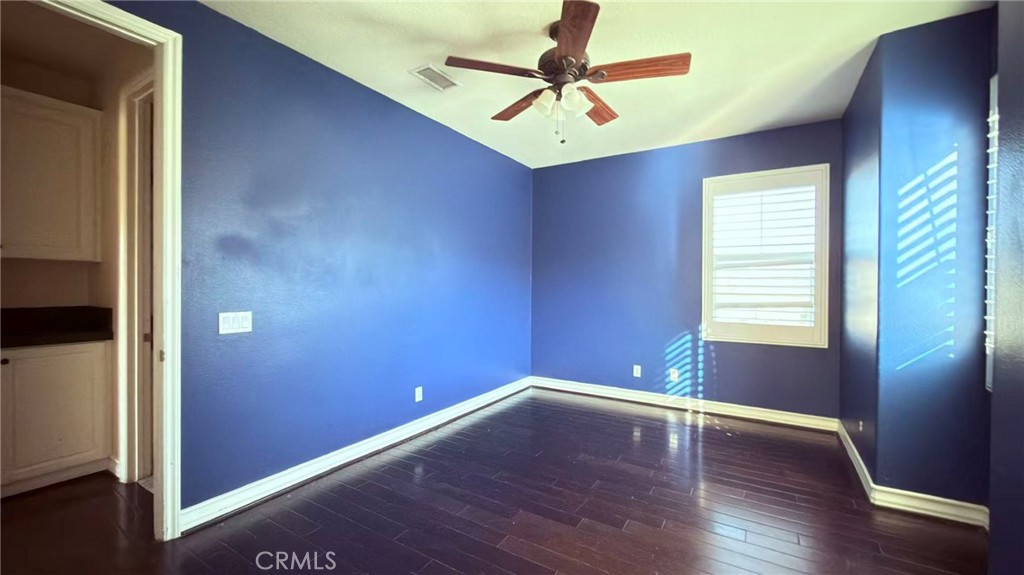 https://media.crmls.org/medias/1ba57df3-cbb3-4337-868d-da8333dbf58a.jpg?preset=X-Large