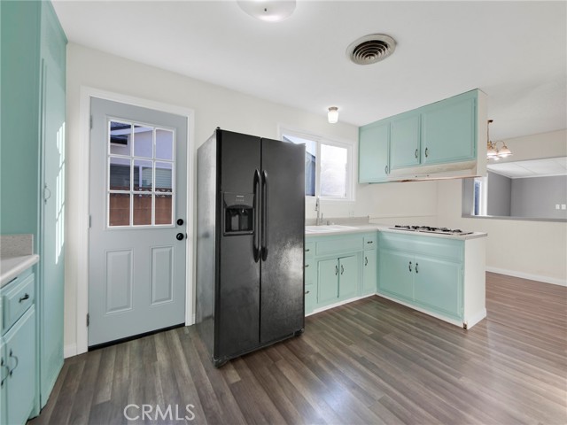 Detail Gallery Image 48 of 53 For 6215 Glide Ave, Woodland Hills,  CA 91367 - 4 Beds | 3 Baths