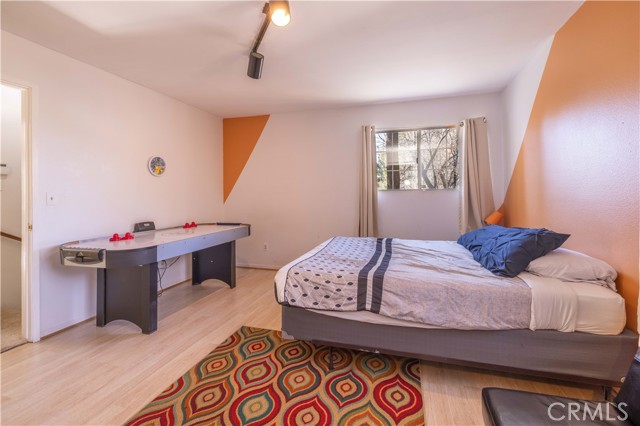Detail Gallery Image 12 of 33 For 863 Ford Ln, Big Bear Lake,  CA 92315 - 4 Beds | 3/1 Baths