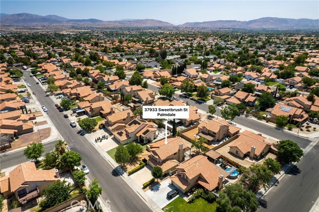 Detail Gallery Image 2 of 24 For 37933 Sweetbrush St, Palmdale,  CA 93552 - 4 Beds | 3 Baths