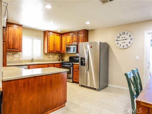 Detail Gallery Image 14 of 21 For 1628 Quincy Ct, Redlands,  CA 92374 - 3 Beds | 2 Baths