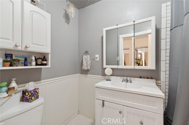 221 College Avenue, Coalinga CA: https://media.crmls.org/medias/1ba75f8a-183b-4b99-be89-ae0657293c0c.jpg