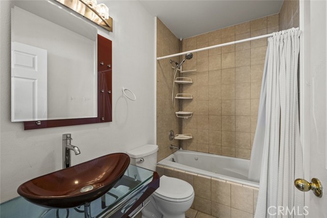7142 Ethel Avenue, North Hollywood CA: https://media.crmls.org/medias/1ba98bb1-b88b-41f3-b81b-6a6109fbfc9c.jpg