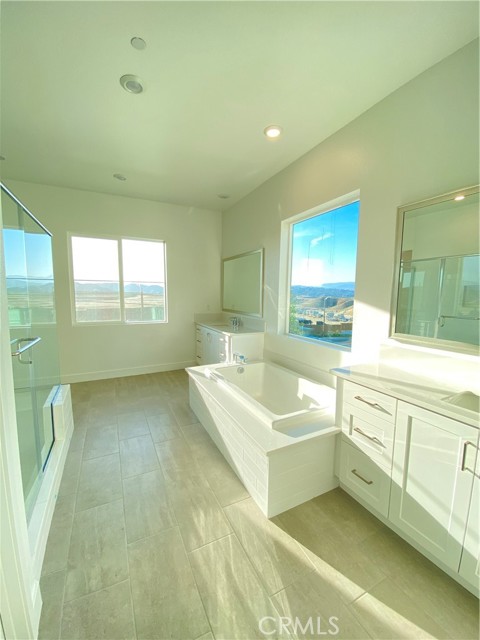 Detail Gallery Image 31 of 56 For 27503 Golden Currant, Valencia,  CA 91381 - 5 Beds | 4/1 Baths