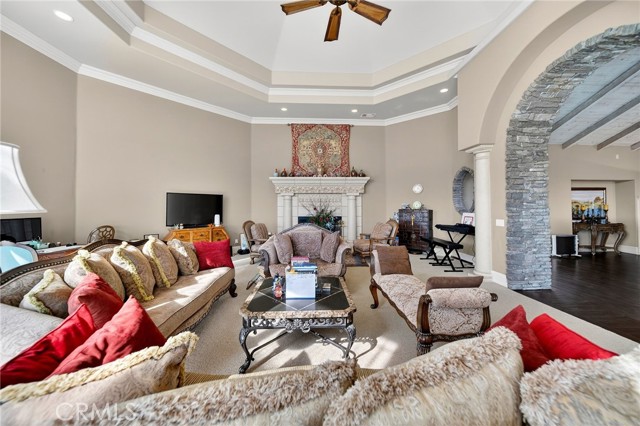 Detail Gallery Image 12 of 49 For 37840 via Majorca, Murrieta,  CA 92562 - 7 Beds | 4/1 Baths