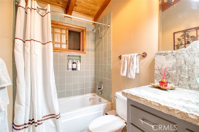 5475 Acorn Trail, Wrightwood CA: https://media.crmls.org/medias/1bac4b30-2b55-4e5b-84ed-41d3459c6239.jpg