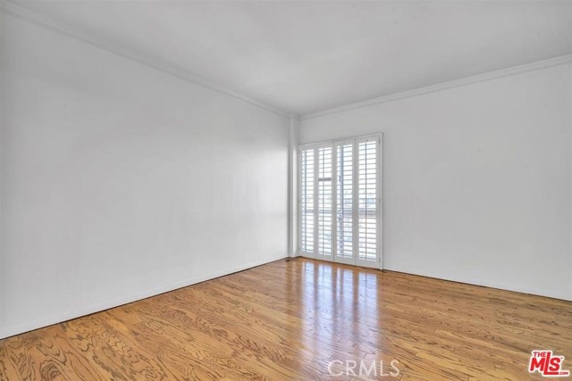 1115 S Elm Drive, Los Angeles CA: https://media.crmls.org/medias/1bac7f44-702a-46de-b130-22b487af734c.jpg