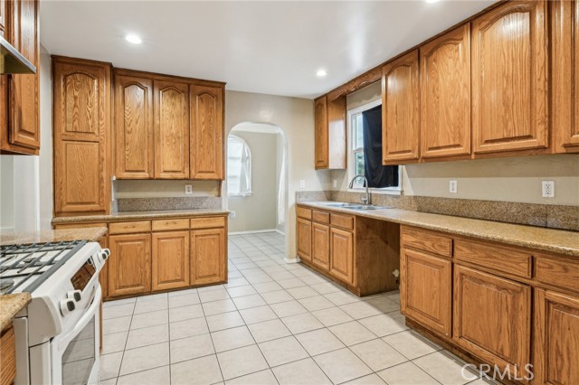 124 W 110th Street, Los Angeles CA: https://media.crmls.org/medias/1bad2962-d4cc-46b9-897e-2f77594c9c52.jpg