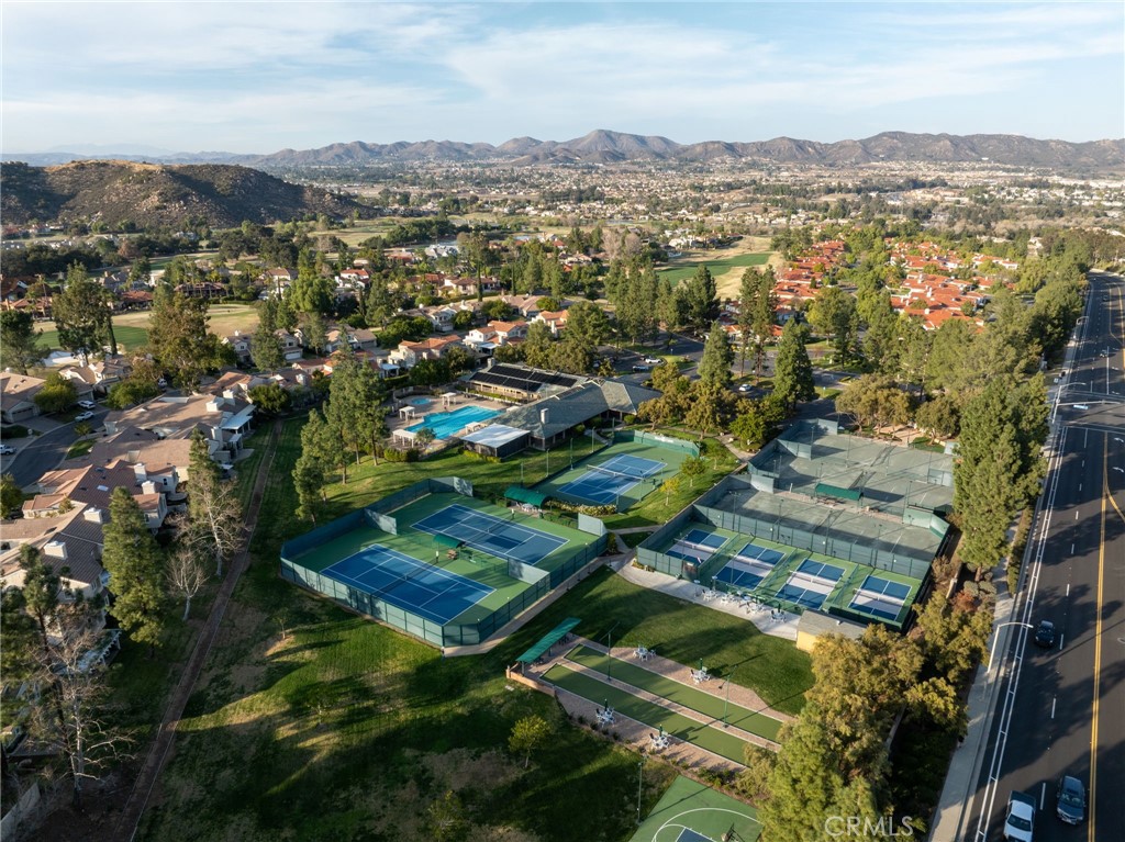 https://media.crmls.org/medias/1bad939f-d982-438a-8292-0c9a94966d62.jpg?preset=X-Large