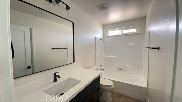 Detail Gallery Image 11 of 18 For 866 Ollie Way, Hemet,  CA 92543 - 2 Beds | 2 Baths