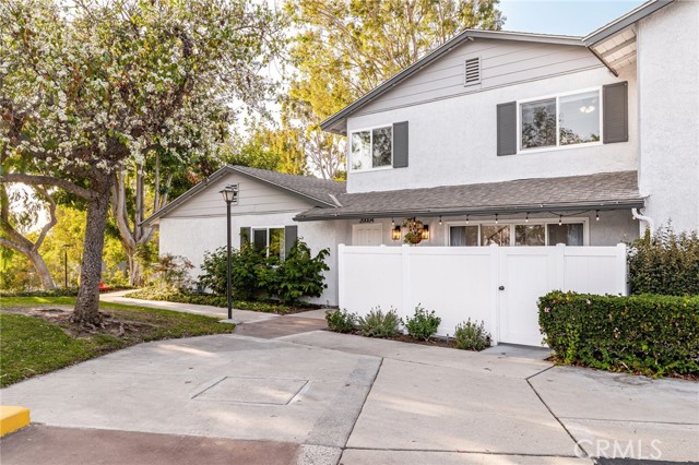 Detail Gallery Image 3 of 45 For 20004 Waverly Glen #46,  Yorba Linda,  CA 92886 - 2 Beds | 1/1 Baths