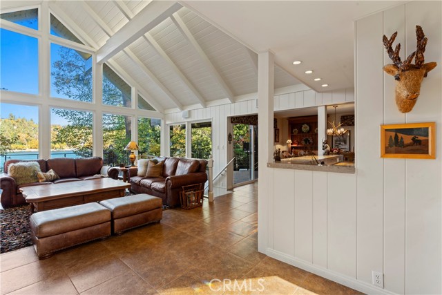 Detail Gallery Image 7 of 62 For 27772 Hamiltair Dr, Lake Arrowhead,  CA 92352 - 5 Beds | 5 Baths