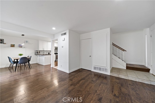 Detail Gallery Image 8 of 13 For 184 Casuda Canyon Dr #B,  Monterey Park,  CA 91754 - 2 Beds | 2/1 Baths