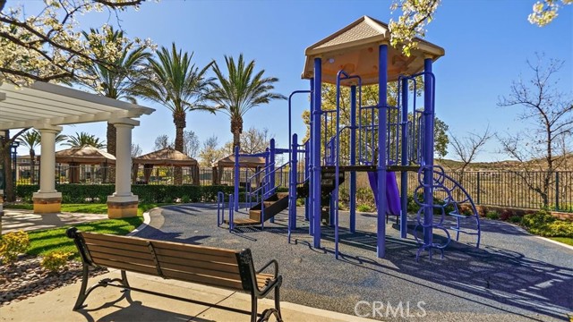 Detail Gallery Image 32 of 35 For 23724 Mahogany Ct, Valencia,  CA 91354 - 2 Beds | 2 Baths