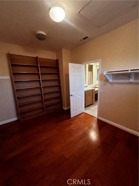 7090 Cottage Grove Drive, Eastvale CA: https://media.crmls.org/medias/1bb17929-a6d7-47a1-a030-8f1e15983654.jpg