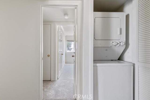 Detail Gallery Image 4 of 21 For 18640 Collins St #220,  Tarzana,  CA 91356 - 2 Beds | 2 Baths