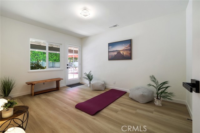 10217 Lemona Avenue, Mission Hills (San Fernando) CA: https://media.crmls.org/medias/1bb21d7c-34e6-4e2b-a88f-bae30b21ecc7.jpg