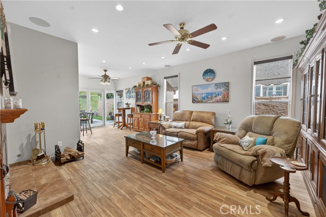 Detail Gallery Image 25 of 43 For 17 via Anadeja, Rancho Santa Margarita,  CA 92688 - 4 Beds | 3 Baths