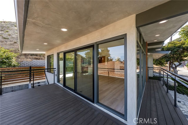 325 N Madison Avenue, Monrovia CA: https://media.crmls.org/medias/1bb52bed-fa2c-4ba6-9259-a60576779850.jpg