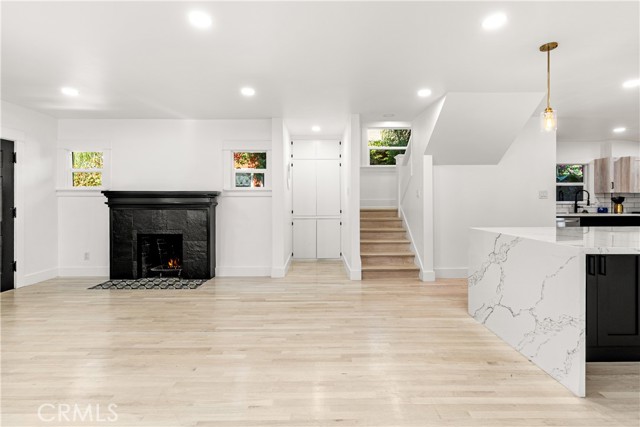 Detail Gallery Image 6 of 35 For 1148 Locust, Long Beach,  CA 90813 - – Beds | – Baths