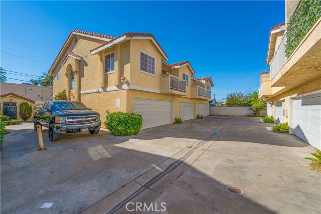 Front Image Thumbnail for CRDW26170457